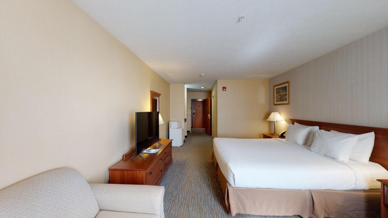 Ramada By Wyndham Strasburg - Shenandoah Valley Dış mekan fotoğraf