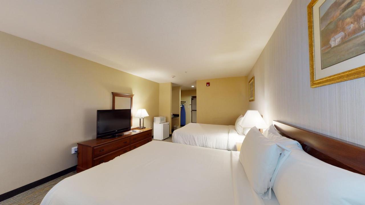Ramada By Wyndham Strasburg - Shenandoah Valley Dış mekan fotoğraf