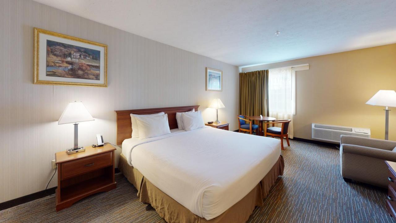 Ramada By Wyndham Strasburg - Shenandoah Valley Dış mekan fotoğraf