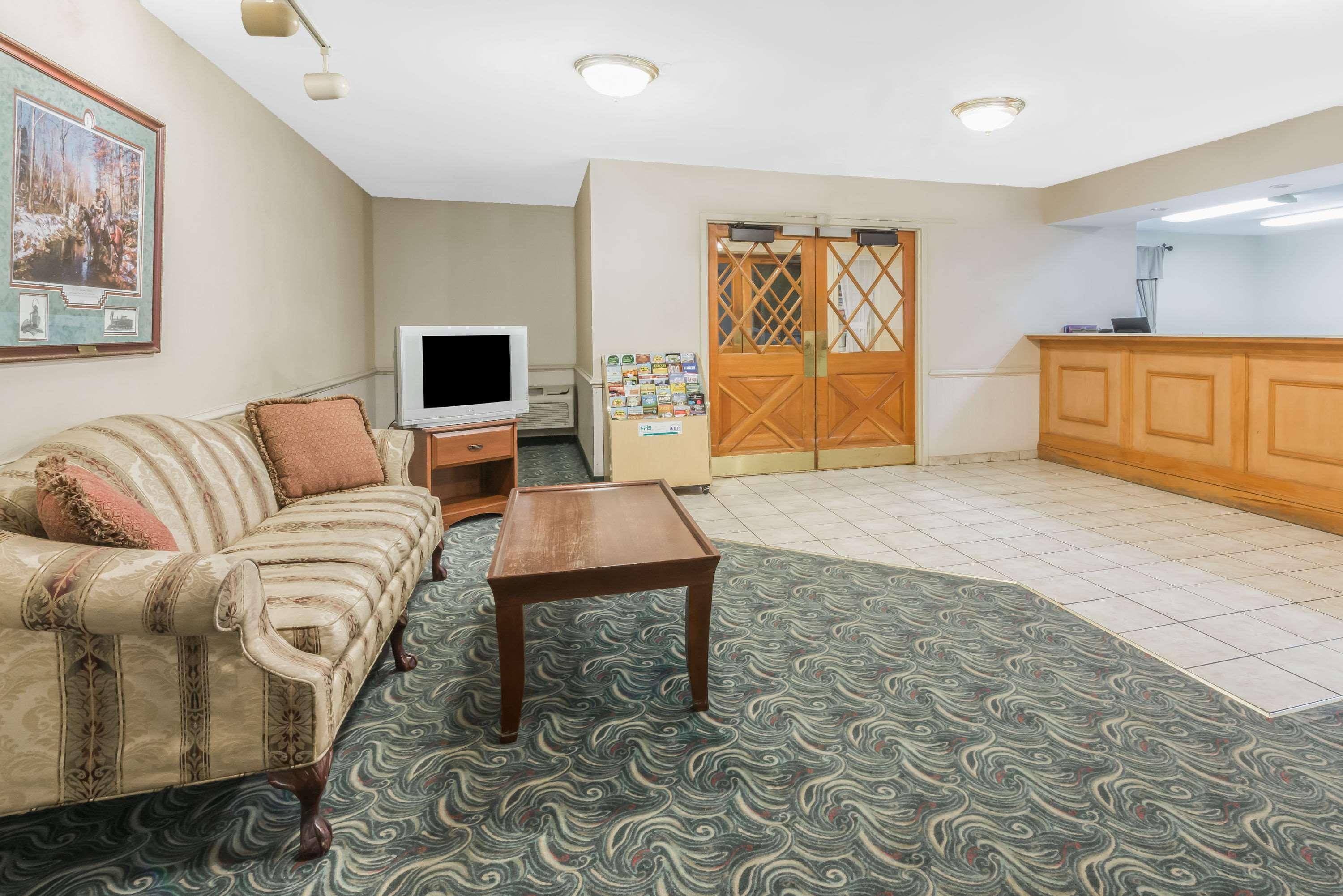 Ramada By Wyndham Strasburg - Shenandoah Valley Dış mekan fotoğraf