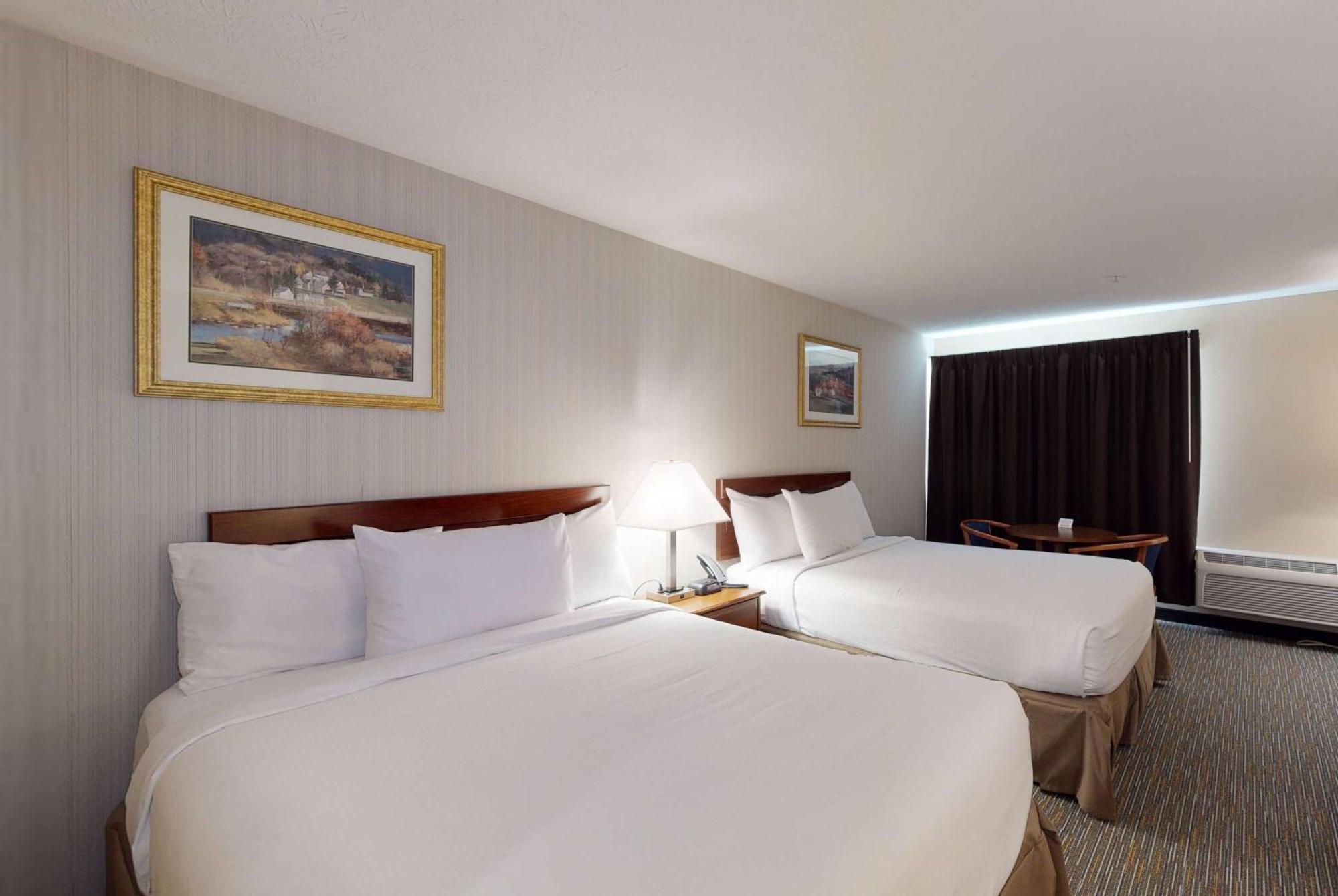 Ramada By Wyndham Strasburg - Shenandoah Valley Dış mekan fotoğraf