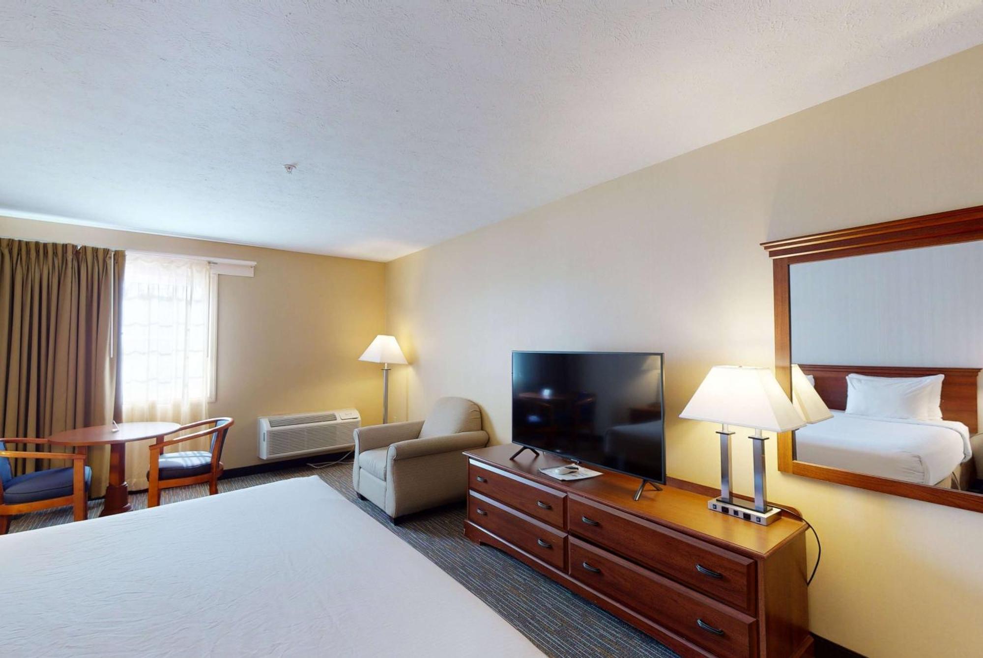 Ramada By Wyndham Strasburg - Shenandoah Valley Dış mekan fotoğraf