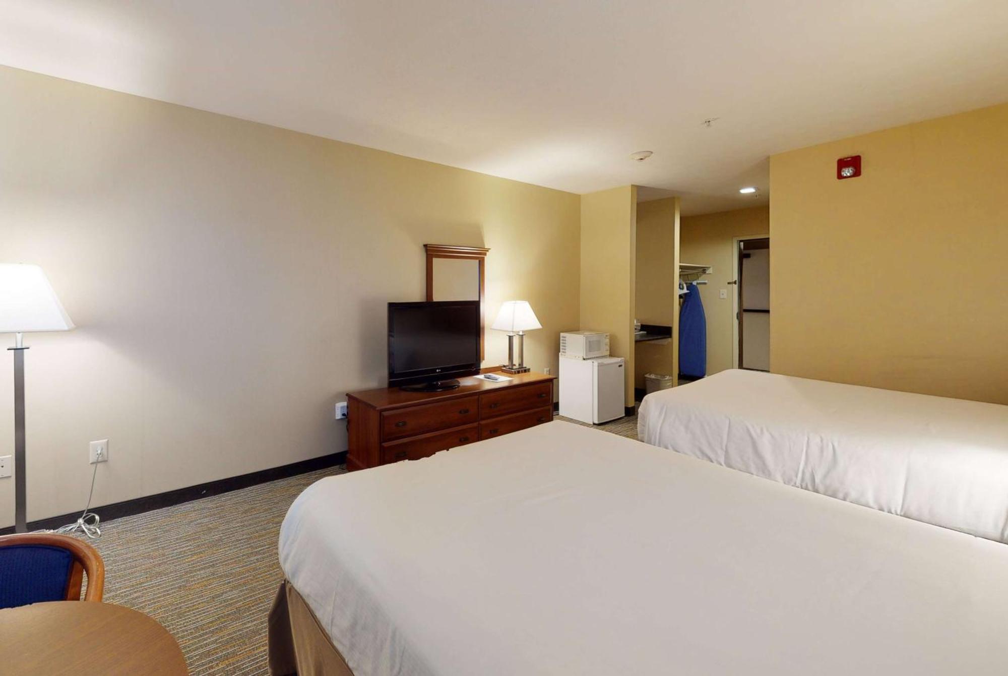 Ramada By Wyndham Strasburg - Shenandoah Valley Dış mekan fotoğraf