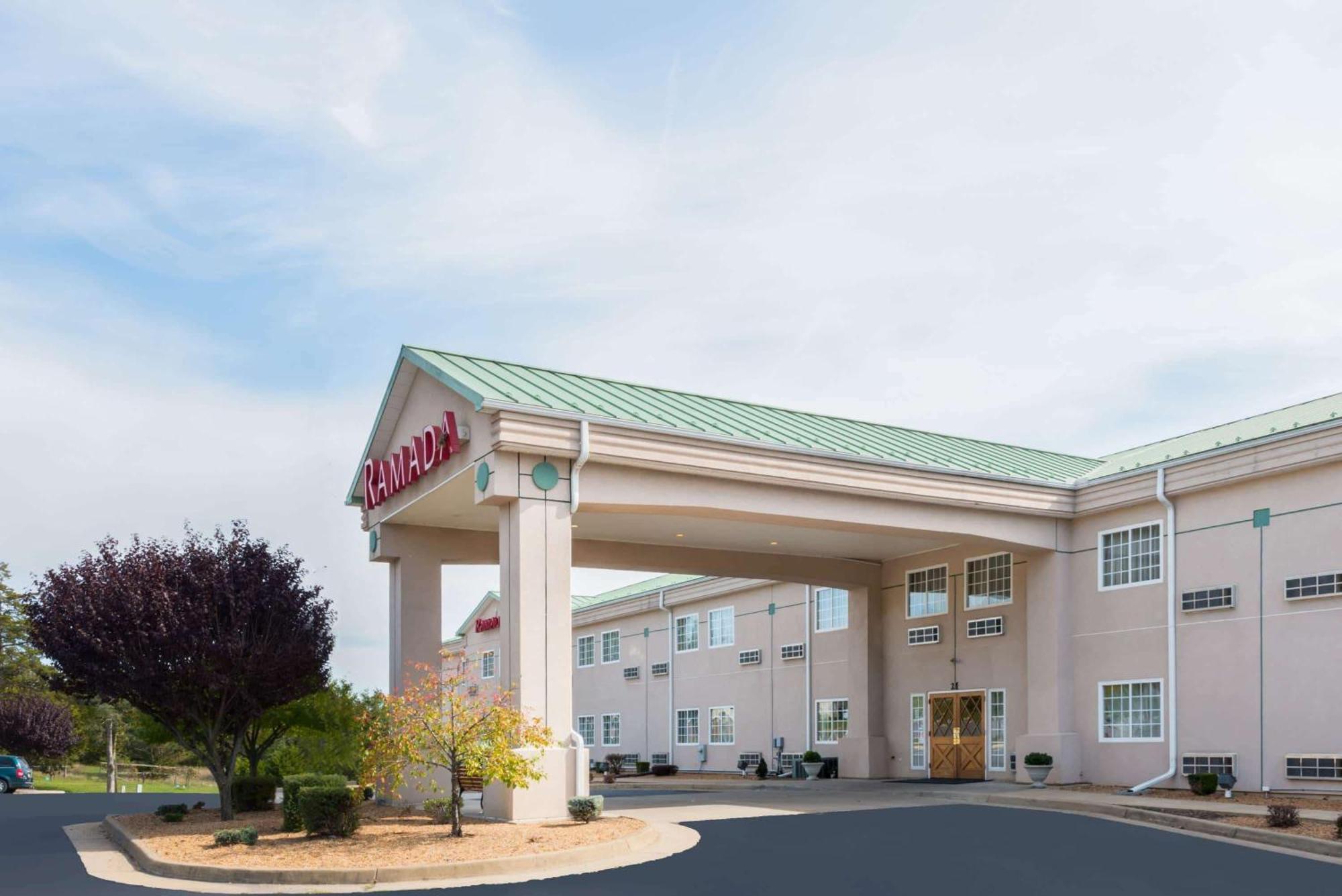 Ramada By Wyndham Strasburg - Shenandoah Valley Dış mekan fotoğraf